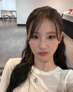 (G)I-DLE CHO MIYEON #miyeon #gidle Me As A Girlfriend, Girl Short Hair, Without Makeup, Record Label, South Korean Girls