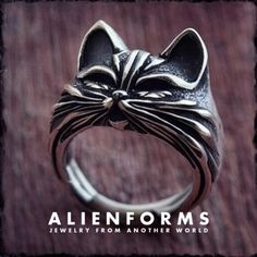 ♦ cute cat ring, the best gift for cat lovers! ♦ cat ring made in sterling silver or solid gold, and can be set with any type of gemstone of your choice.  ♦ free custom engraving with any purchase ♦ comes in an elegant ring box  ♦ Handcrafted in house Geek Wedding Rings, Cat Rings Jewelry, Gold Cat Ring, Cat Rings, Silver Cat Ring, Ring Cat, Fantasy Ring, Tom Y Jerry, Cute Ring