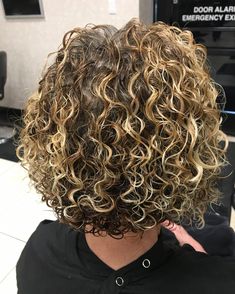 Short Curly Hairstyles For Women, Curly Hair Photos, Medium Curly Hair Styles, Haircuts For Curly Hair, Short Curly Hair