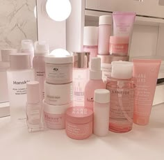 Pink Hair Products Aesthetic, Coquette Skincare Products, Pink Skincare Aesthetic Products, Pink Skin Care Products, Skin Care Skincare Tools, Hair Care Collection, Aesthetic Hair Care Products, Skincare Collection Aesthetic, Pink Makeup Aesthetic Products