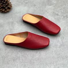 Women Summer Retro Solid Leather Mule Slippers Summer Retro, Summer Heels, Leather Style, Leather Mules, Rubber Heels, Shoe Box, Low Heels, Leather Fashion, Cow Leather