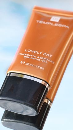 LOVELY DAY Immediate Response Bronzing Gel is a lightweight tinted cream that adds a beautiful golden tan. Mix it in with your moisturiser, apply directly or add it to your body cream for an even and golden finish. Easy Summer Makeup, Makeup Looks To Try, Summer Makeup Looks, Golden Tan