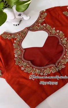 Maggam Work Back Neck Designs, Magan Work Blouse Designs, Red Maggam Blouse Designs, Maggam Work Simple Designs, Simple Maggam Works For Blouses, Red Aari Work Blouse Designs, Red Pattu Blouse Maggam Work Designs, Red Maggam Work Blouse Designs, Bridal Blouse Neck Designs