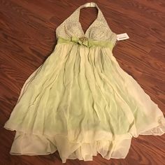 New Pear Green Chiffon Knee Length Halter Dress. 90s Halter Dress, Hoco Dress, Banquet Dresses, Green Dresses, Fun Photos, Thrift Finds, Hoco Dresses, Homecoming Dress, Dress Ideas