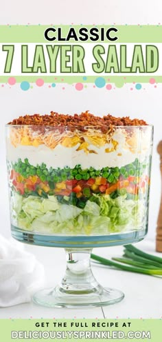 Nothing beats the Classic 7 Layer Salad! Packed with textures and flavors, it's an easy Thanksgiving side dish everyone will love. Put this layered salad recipe on your Thanksgiving dinner party menu! Easy 7 Layer Salad, Layered Salad With Peas, Christmas Side, Thanksgiving Dinner Party, Thanksgiving Side Dish