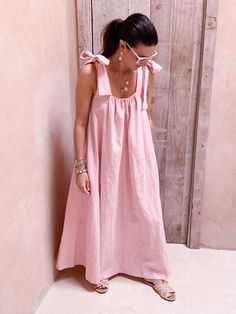 Linen Style Fashion, Pink Linen Dress, Fashion Director, Ibiza Outfits, Holiday Wardrobe, Looks Chic, Linen Dresses, Look Fashion, Ibiza