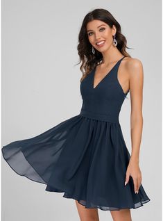 JJ's House Lace Chiffon V-Neck <=100 Spring Summer A-line General Plus Back Zip Simple Dark Navy Height:5.8ft（176cm） Bust:32in（82cm）Waist:24in（61cm）Hips:35in（89cm） No Short Blue Model Name:Katy  Height:5.7ft（173cm）  Bust:40in（101cm）  Waist:32in（83cm）  Hips:44in（112c. #JJ's House #Lace #Chiffon #VNeck #<=100 #Spring #Summer #Aline #General #Plus #BackZip #Simple #DarkNavy #No #Short #Blue #C Short Navy Prom Dress, Homecoming Dress Navy, Homecoming Dresses V Neck, Batmitzvah Dress Guest, Bat Mitzvah Dresses For Guests, Loose Hoco Dresses, Homecoming Dresses Loose, Teen Dresses Formal, 8th Grade Dance Dresses Middle School