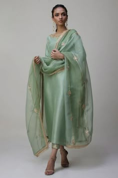 ✨This beautiful ash green straight silk kurta has zari and zardozi work over the neck and sleeves.  It has brocade straight pant with lace border dupatta. Dupatta small zari motifs.  ✨Dazzle with this elegant  dress in any party or wedding function.  ✨We stitched  outfit with lot of care, so that our customers should not have any issues regarding finishing and fitting.  ✨This dress can be customise in any other colour and in all size, please contact us regarding any changes if you want.We will m Kurthi Design, Shaadi Outfits, Simple Indian Suits, Cloth Designs, Silk Kurti Designs, Desi Fits, Eid Dress, Organza Suits, Shadi Dresses