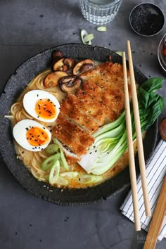 Ramen Recipes Chicken, Japanese Ramen Recipes, Creamy Miso Ramen, Chicken Miso Ramen, Ramen Healthy, Braised Chicken Breast, Miso Ramen, Chicken Katsu