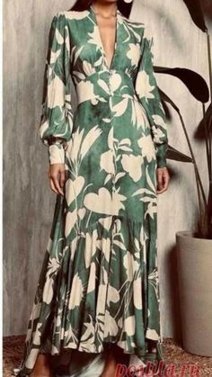 Mode Kimono, Classy Dress Outfits, Fashion Dresses Casual, Classy Dress, Simple Dresses, Stylish Dresses, Modest Fashion, Classy Outfits