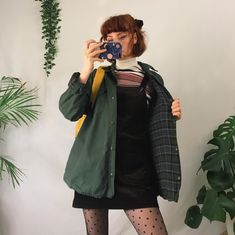 Look 80s, Poncho Outfit, Indie Outfits Aesthetic, Green Denim Jacket, Style Indie, Style Steampunk, Cottagecore Fashion, Beautiful Forest