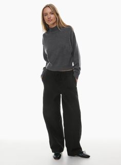 SOLSTICE PARACHUTE PANT | Aritzia All Black Comfy Outfit, Simplicity City, Aritzia Outfits, Aritzia Aesthetic, Loose Black Pants, Aritzia Outfit, Lululemon Outfit, Material Gworl, Parachute Pant