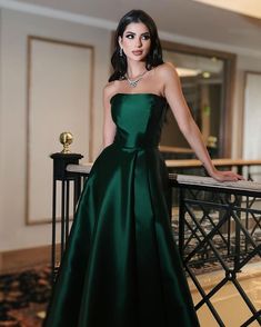 Prom Dresses Dark Green, Green Satin Formal Dress, Prom Dresses Dark, Dresses Dark Green, Green Dress Outfit, Emerald Green Prom Dress, Dress Emerald Green, Green Satin Dress, Green Floor