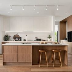 Prime Oak Woodmatt, Scandi Kitchen Ideas, Modern Scandi Kitchen, Prime Oak, Bio Products, Minimal Kitchen Design, Scandi Kitchen, Cabinet Door Style