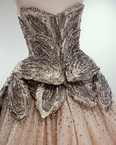 Alexander Mcqueen Gown, Mcqueen Couture, Vintage Alexander Mcqueen, Beaded Clothes, Mcqueen Runway, Cannes Film Festival 2023, Alexander Mcqueen Runway, Cannes 2023