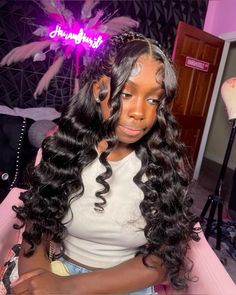 Black Wig Hairstyles Ideas, Sweet 16 Wig Hairstyles, Lace Front With Fishtail Braid, Styles With Lace Front Wigs, Long Quince Hairstyles, Golden Birthday Hairstyles, Wig Hairstyles Black Hair, Half Up Half Down Hair Two Buns, Hairstyles Wig Install