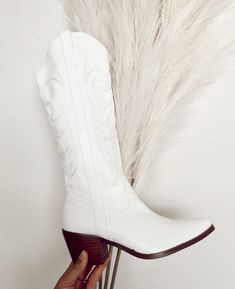 Knoxville Western Boots White Bridal Boots, Bridal Cowboy Boots, Boho Wedding Shoes, Bridal Boots, Swag Shoes, Wedding Wishes, White Bridal, Western Outfits, Shoes Shoes