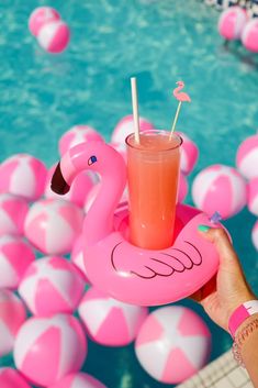 Poolside cocktails at the Fairmont Banff Springs outdoor pool for 2023 summer.  Banffchella drink menu in Banff hotel! Flamingo Cup, Water Play Toys, Flamingo Craft, Flamingo Float, Fairmont Banff Springs, Fairmont Banff, Party Swimming Pool, Flamingo Birthday Party, Flamingo Design