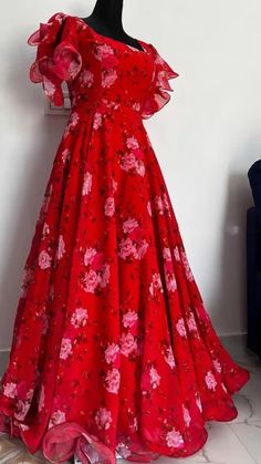 Printed Long Frocks, Long Frock Models, Ladies Frock Design, Floral Long Frocks, Frock Models, Floral Print Gowns, Simple Frock Design, Long Frock Designs, Long Gown Design