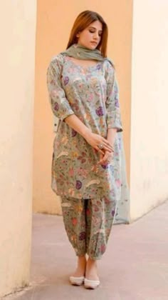 New Cotton Suit Designs, Latest Printed Suit Design 2023, Indian Kurta Sets For Women, Printed Kurta Sets For Women, Kurta Set Pattern, Floral Kurta Sets For Women, Printed Kurta Designs Women Casual, Printed Cotton Suit Designs Latest, Floral Print Kurta Designs Women