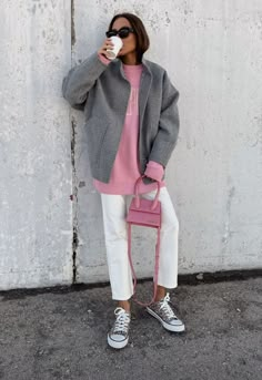 Autumn Street Style 2023, Streetwear Outfit Ideas, Looks Street Style, Woolen Coat, Mode Inspo, 가을 패션, Colourful Outfits, Looks Style