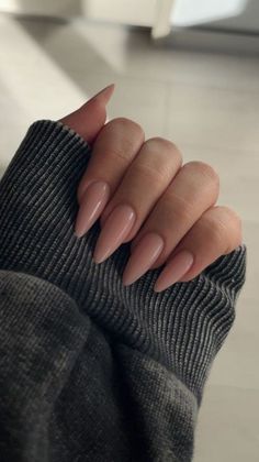 Blogger Ideas, Maquillage On Fleek, Season Nails, Nails Nude, Work Nails, Classy Acrylic Nails