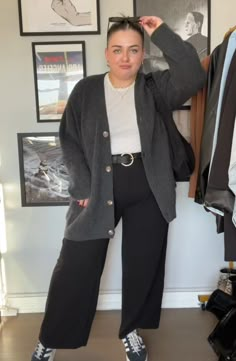 Cool Teacher Outfits Plus Size, Fashion Inspo Outfits Minimal Chic Plus Size, Midsize Evening Outfit, Fall Work Outfits Midsize Women, Curvy Scandinavian Fashion, Winter Outfit Inspo Plus Size, Layered Business Casual Outfits, Plus Professional Outfits, Plus Size Fall Business Casual Outfits