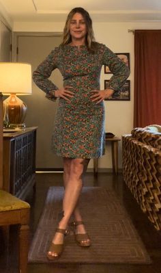 Vintage 60s / 70s Handmade Floral Minidress  Gorgeous dress! 100 percent cotton with no stretch Excellent condition with no flaws found Zips up the back Measures approx ✂️ 16" shoulder-shoulder 13.5" waist 36.5" hips 33" length Non-smoking home Retro Stretch Dresses For Fall, Retro Floral Mini Dress For Fall, Knee-length Retro Cotton Mini Dress, Retro Knee-length Cotton Mini Dress, Vintage Cotton Mini Dress, Retro Cotton Mini Dress With Floral Print, Cotton Lined Dress For Fall, Vintage Green Cotton Mini Dress, Green Vintage Cotton Mini Dress