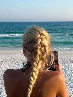 Summer Hairstyles For Medium Hair Beach, Sunny Day Hairstyles, Summer Hair Curly, Summer Holiday Hairstyles, Beachy Braids, Vacay Hairstyles, Beach Hairstyles Updo, Hair Stules, Vacation Hair