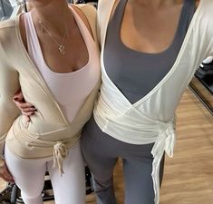 Pilates Fashion, Pilates Outfit, Pilates Princess, Gym Fits, Vogue Beauty, Workout Fits, Office Siren, Healthy Girl, Spring Aesthetic