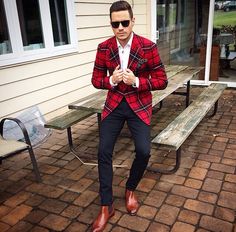 Mens Burgundy Blazer, Mens Christmas Party Outfit, Christmas Party Outfits Classy, Sport Coat Outfit, Plaid Blazer Outfit, Christmas Outfit Men, Style Gentleman, Burgundy Blazer, Christmas Party Outfit