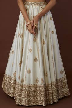 Pernia's Pop Up Shop: Luxury Designer Ethnic Clothing Website 2024 Pretty Lehengas, Beige Wedding Dress, Cultural Clothing, Bridal Lehenga Online, Bridal Lehenga Collection, Beige Wedding, Traditional Indian Dress