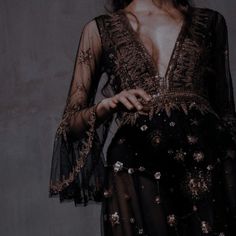 Gowns Haute Couture, Black Gold Gown, Gold Gowns, Yennefer Of Vengerberg, Gold Gown, Royal Aesthetic, Natalie Dormer, Trendy Dress