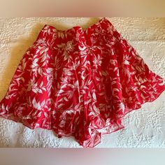 Fun Red And White Tropical Print Shorts. Shirred Elastic Waist With Self Tie Sash. Lined. Side Pockets. Flirty Ruffle On Hem. White Ripped Shorts, Army Shorts, Tie Dye Sweats, Brown Chinos, Preppy Shorts, Mom Denim, Black Tulips, Dance Shorts, Satin Shorts