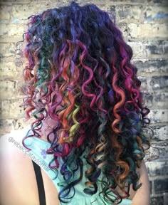 Curly Hair Fun Color Ideas, Fashion Color Curly Hair, Neon Curly Hair, Pink And Blue Curly Hair, Dyed Curly Hair Ideas Colour Blue, Colorful Curly Hair, Fun Haircolor, Neon Hair Color, Diy Highlights