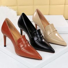 Versatile Retro Pointed Toe Pumps Leather High Heels Luxury Sleek Closed Toe Court Shoes, Luxury Classic Court Shoes For Office, Work Heels Women, Elegant Cheap Court Shoes For Office, Luxury Leather Closed-toe Office Shoes, Luxury Leather Shoes For Office With Closed Toe, Everyday Heels, High Heel Loafers, Slip On Heels