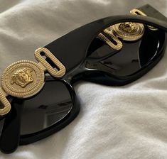 Sunglasses For Your Face Shape, Versace Perfume, Glasses Fashion Women, Oversized Glasses, Versace Glasses, Versace Sunglasses