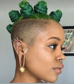 Green Twa Hair, Green Hair On Dark Skin, Shaved Side Braids, Bantu Knots Short Hair, Haircuts For Straight Hair, Knot Hairstyles, Natural Hair Problems, 3c Natural Hair, Bantu Knot Hairstyles