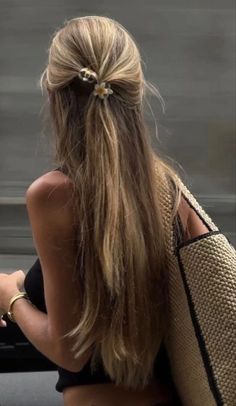 Good Hair Day, روتين العناية بالبشرة, 가을 패션, Dream Hair, Aesthetic Hair, Hair Day, Pretty Hairstyles, Lany, Hair Looks