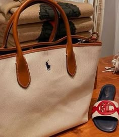 Ralph lauren bag for everyday use Perfect handbag for students The IT girl bag for 2023 Timeless fashion brand Old Money Bags, Ralph Lauren Tote, Money Bags, Cream Bags, Skandinavian Fashion, Ralph Lauren Bags, Old Money Style