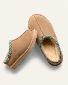 Shop For The Kids Uggs Slippers Aesthetic, Cute Ugg Slippers, Ugg Slippers Kids, Cute Uggs Aesthetic, Ugh Slipper, Uggs For Kids, Trendy Uggs, Ugg Scuffette Slippers, Uggs Women