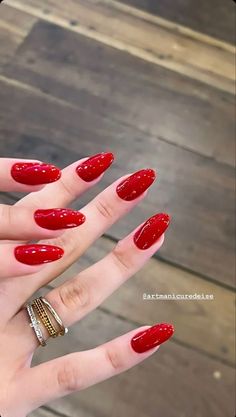 Red Oval Nails With Design, Buchi Fresa Nails, All Red Nails, Almond Acrylic, Smink Inspiration, Makijaż Smokey Eye, Girls Nails, Fire Nails