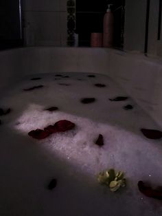 Bath with foam. Aesthetics. Rose Bath Aesthetic, Bath With Roses, Valentine Core, Dark Luxury, Rose Petal Bath, Villain Era, Aesthetic Rose