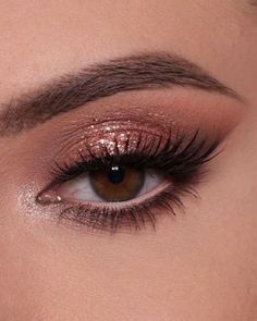 Wine Makeup Eyes, Wine Eye Makeup, Eyeshadow Aesthetic, Ig Makeup, Glam Eye Makeup, Skincare Favorites, Ball Makeup, Makeup Life Hacks, Fluffy Lashes