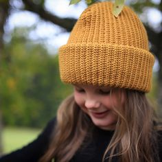 Ravelry: The Common People hat pattern by Martin Up North Beanie Pattern Free, Crochet Beanie Pattern Free, Beanie Knitting Patterns Free, Crochet Stocking, Stocking Hat, Common People, Crochet Tops Free Patterns