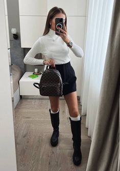 Elegant Outfit, New Look, Leather Skirt, Winter Outfits, Fall Outfits, Turtle Neck, Ootd, Vogue, Fashion Outfits