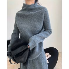 Pandora Outfit, Model Earrings, Knitting Sweater, Designer Products, Avant Garde Fashion, Luxury Outfits, Womens Fashion Casual, Long Sleeve Pullover, Grey Sweater