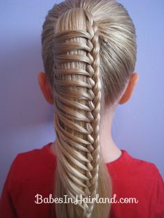 Ladder Braid Someone needs to try this on a Native American hair. This is unique and very pretty. Ladder Braid, Cool Braids, Beautiful Braids, Crazy Hair Days, Crazy Hair, Great Hair, Hair Dos, Blonde Highlights