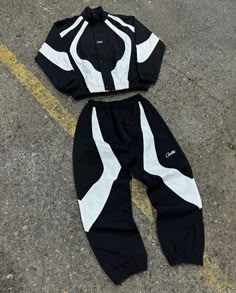 Crtz Rtw, Tracksuit Streetwear, Harry Potter Clothing, Looks Hip Hop, Ropa Upcycling, Harajuku Goth, Apparel Design Inspiration, Korean Brand, Shoes Outfit Fashion