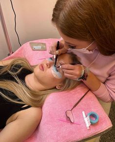 Lash Aesthetic, Beauty School Cosmetology, Beauty Job, Esthetician Inspiration, Esthetician School, Work Vision Board, Medical Aesthetician, Beauty Careers, College Beauty